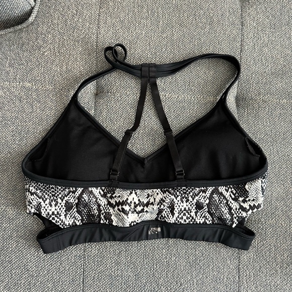 Marika Printed Leggings and Bra Set Size XS - Picture 5 of 9